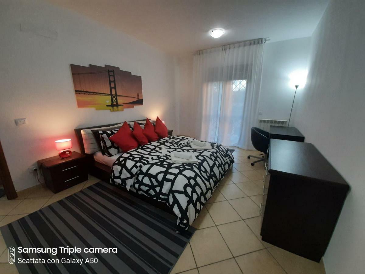 Hillary E Vale Room Rome Exterior photo