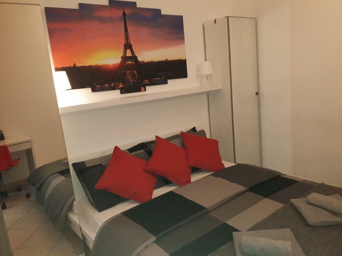 Hillary E Vale Room Rome Exterior photo