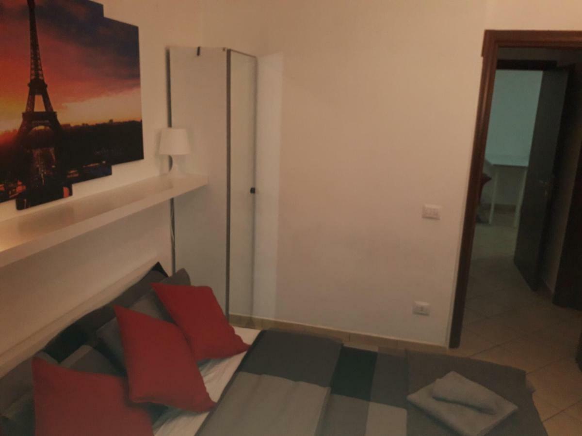 Hillary E Vale Room Rome Exterior photo