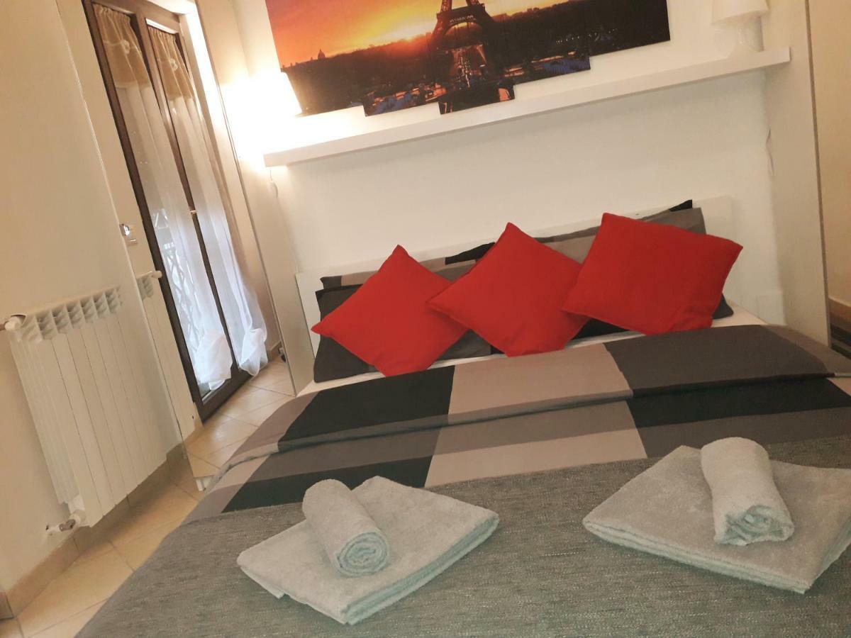 Hillary E Vale Room Rome Exterior photo