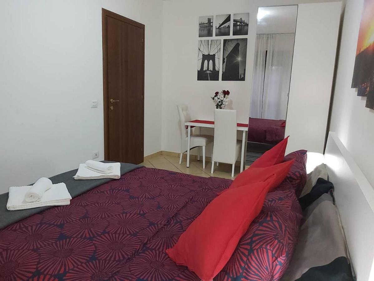 Hillary E Vale Room Rome Exterior photo